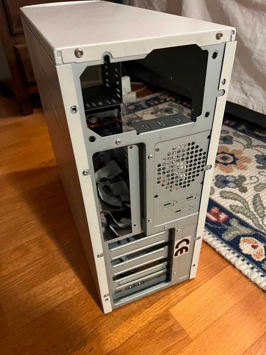 Caixa / Torre PC Retro ATX (Estética Y2K) + Leitor CD ASUS