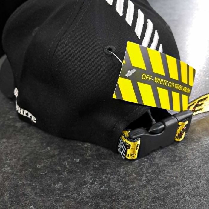 Czapka  Off White unisex