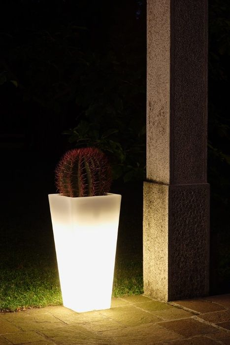 Vasos e Floreiras com luz decoração