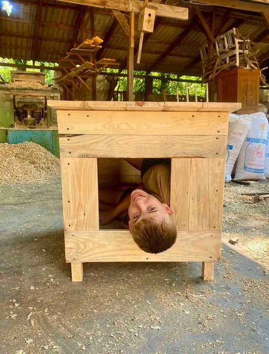 Будка для собак из натурального дерева