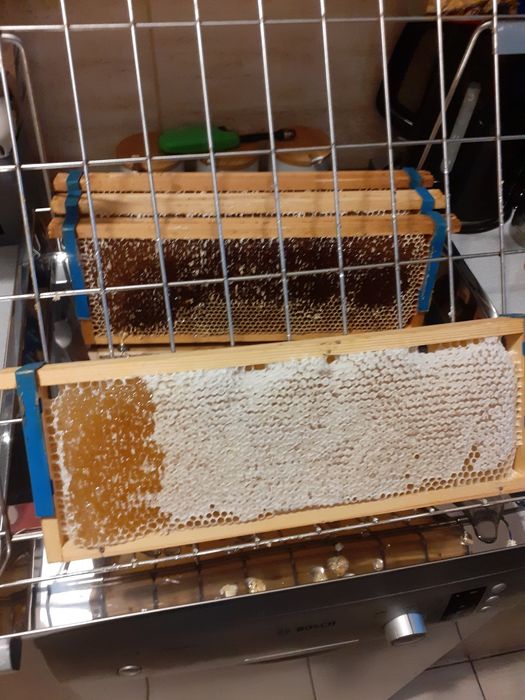 Sprzedam ramki wielkopolskie 1/2 do miodni nadstawkowe odbudowane.