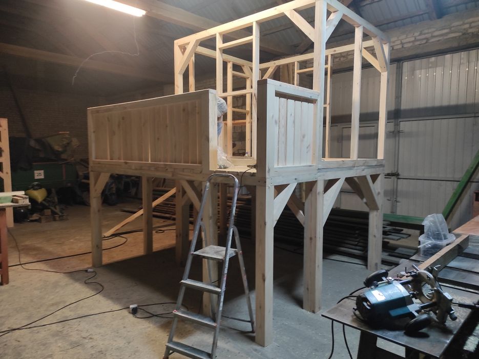 Projekt domku dla dzieci placu zabaw