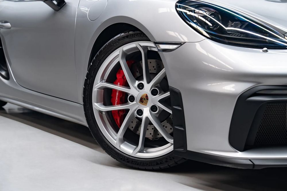 Porsche 718 Spyder Standard