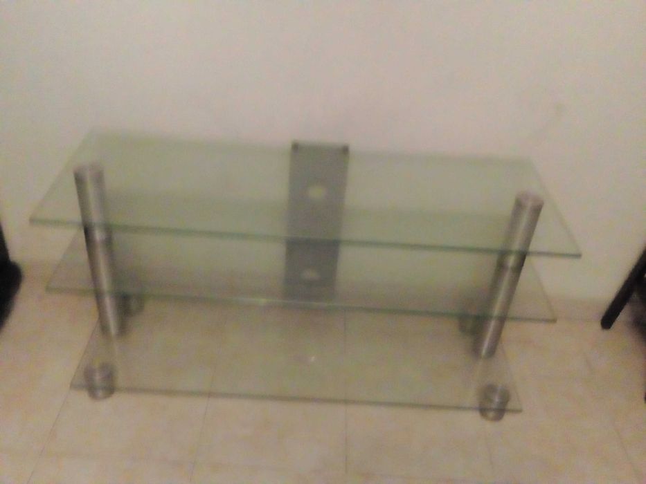 Mesa em vidro para televisão