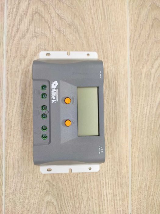 Контроллер солнечных панелей для зарядки аккумуляторов Altek P40A