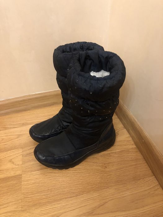 Продам зимові чобітки