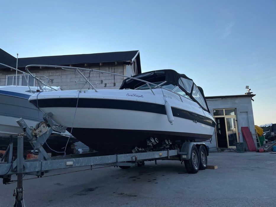 łódz motorowa  Sea Ray overnighter 200