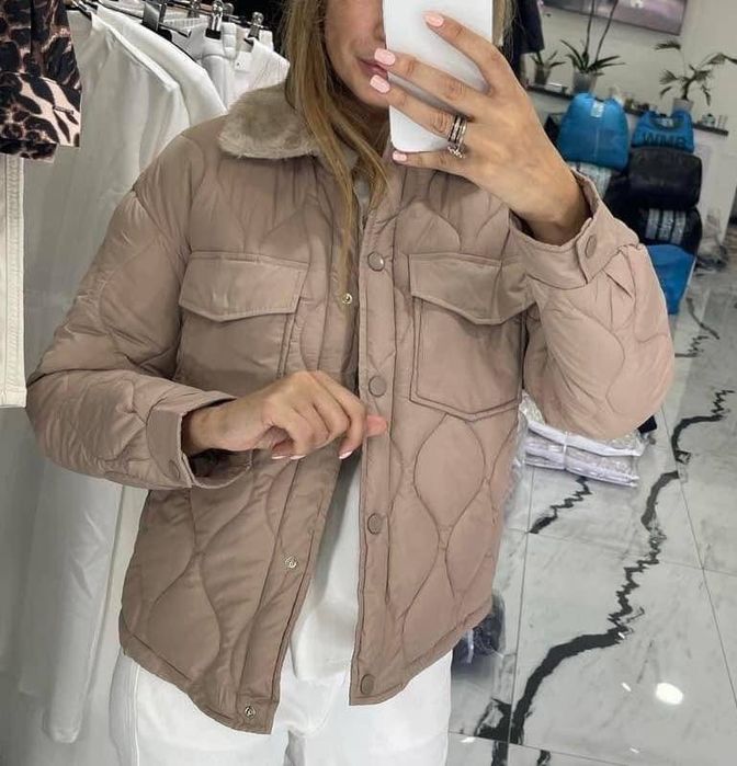 Жіноча курточка