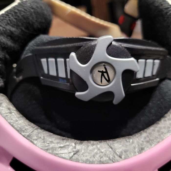 Kask narciarski Rossignol rozm. 56-58