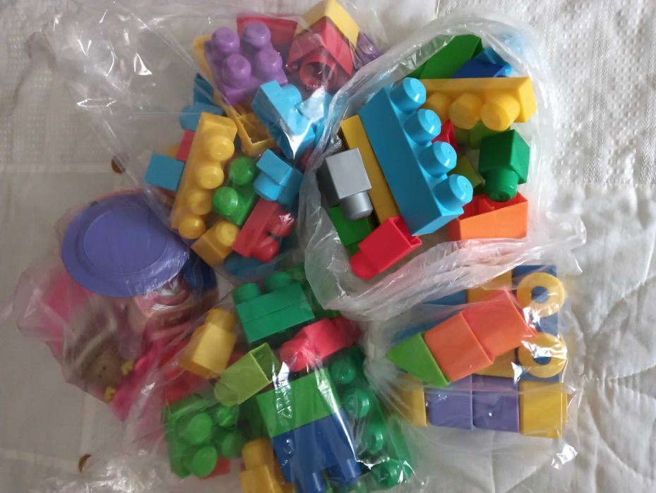 Conjunto de várias peças / blocos de Lego duplo