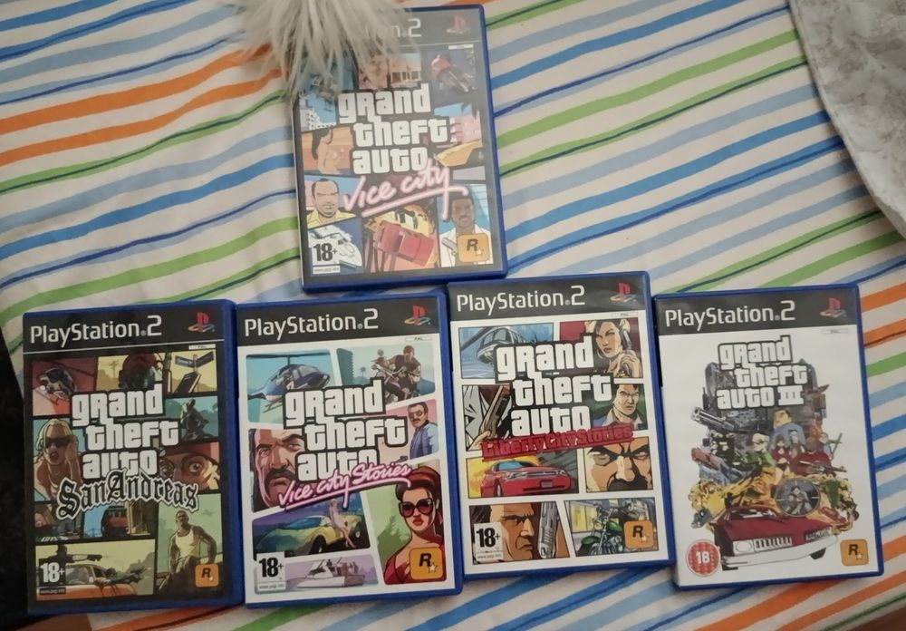 Todos os GTA de PS2 com Manual e Mapas como novos