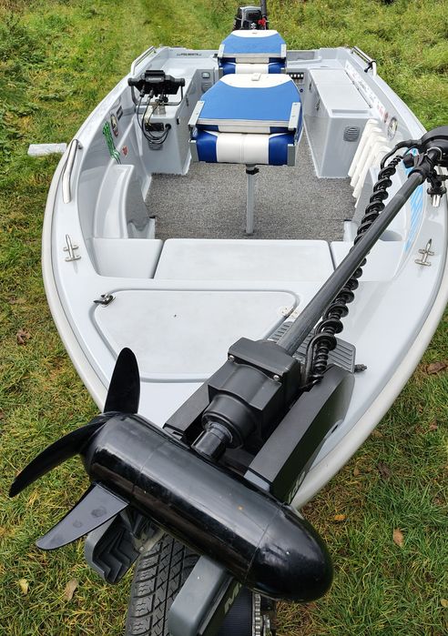 Łódź wędkarska RIVERFOX 400