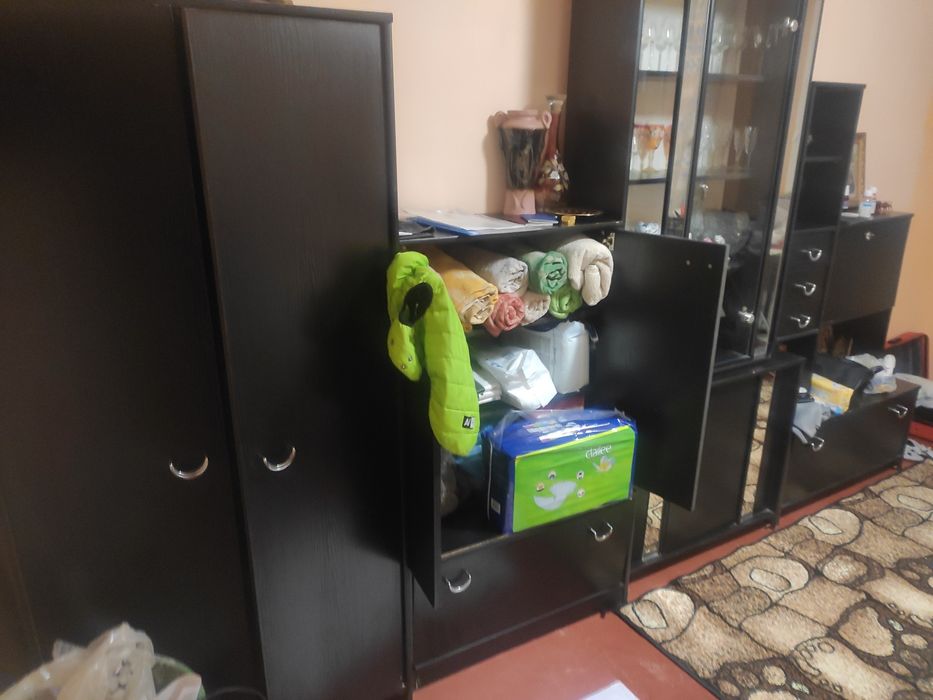 Стінка у вітальню