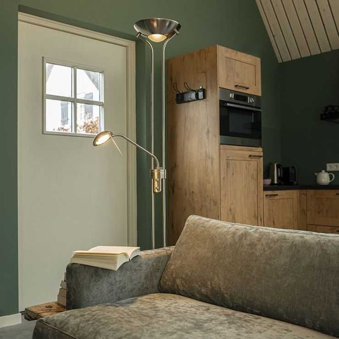 Candeeiro de chão em aço com candeeiro de leitura incluindo LED