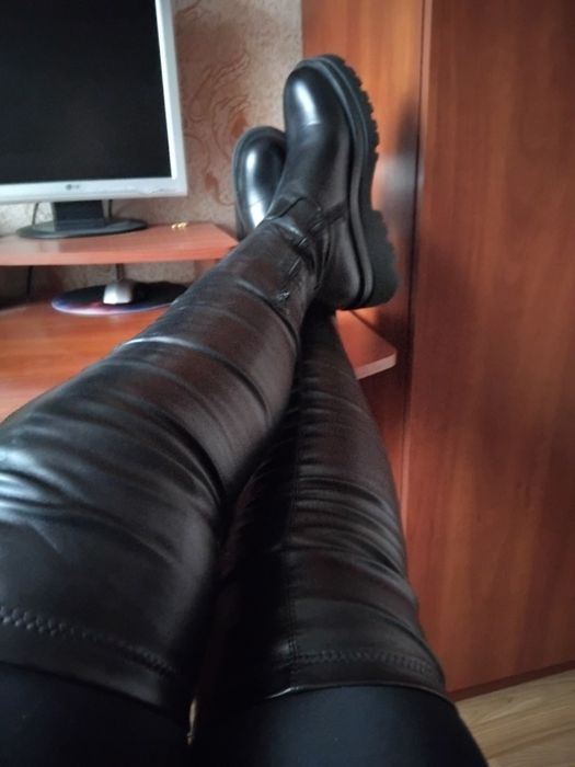 НОВЫЕ ,ботфорты , очень классная моделька.