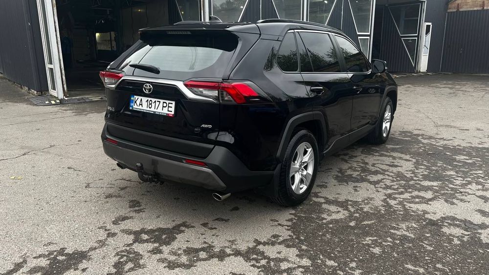 Продам Toyota RAV4 2021 року офіційна