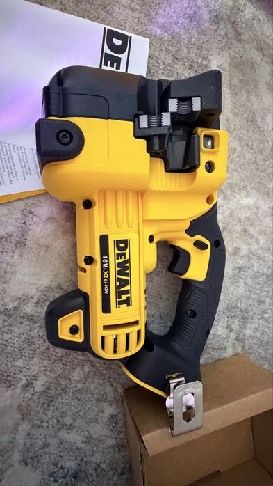 Nozyce do ciecia pretow DeWalt DCS350N