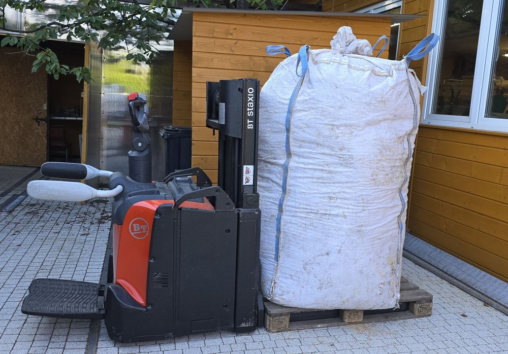 Trociny suche  bukowe, lipowe.