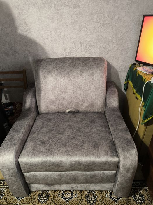 Ремонт , реставрація м'яких меблів.