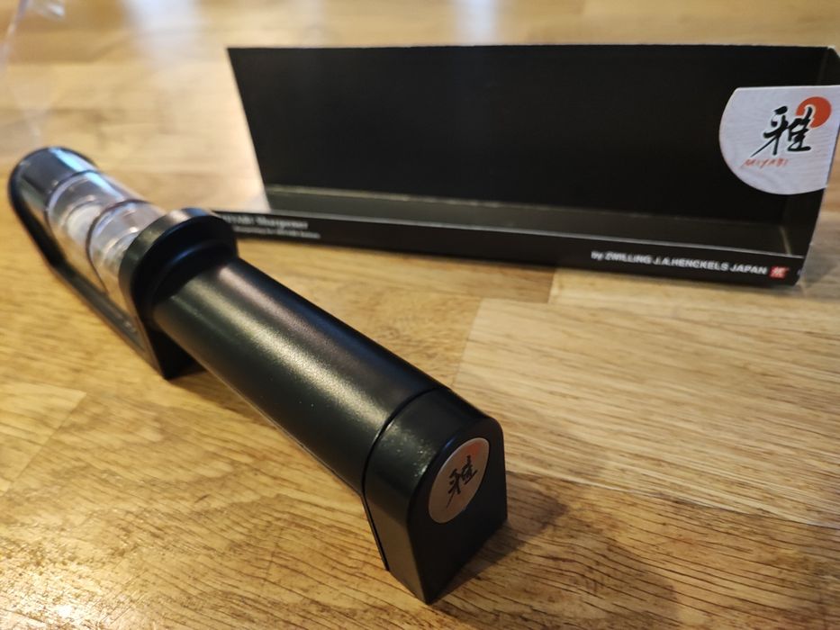 Miyabi - podwójna ceramiczna ostrzałka do noży 21 cm
429,00 zł