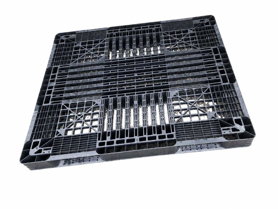 Palety plastikowe solidne 110cm X 130cm