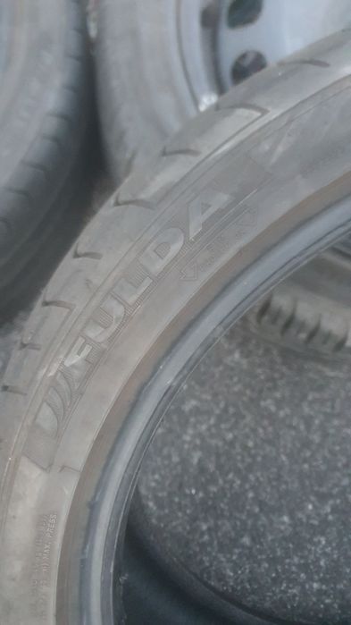 Pneus  r17  215 40