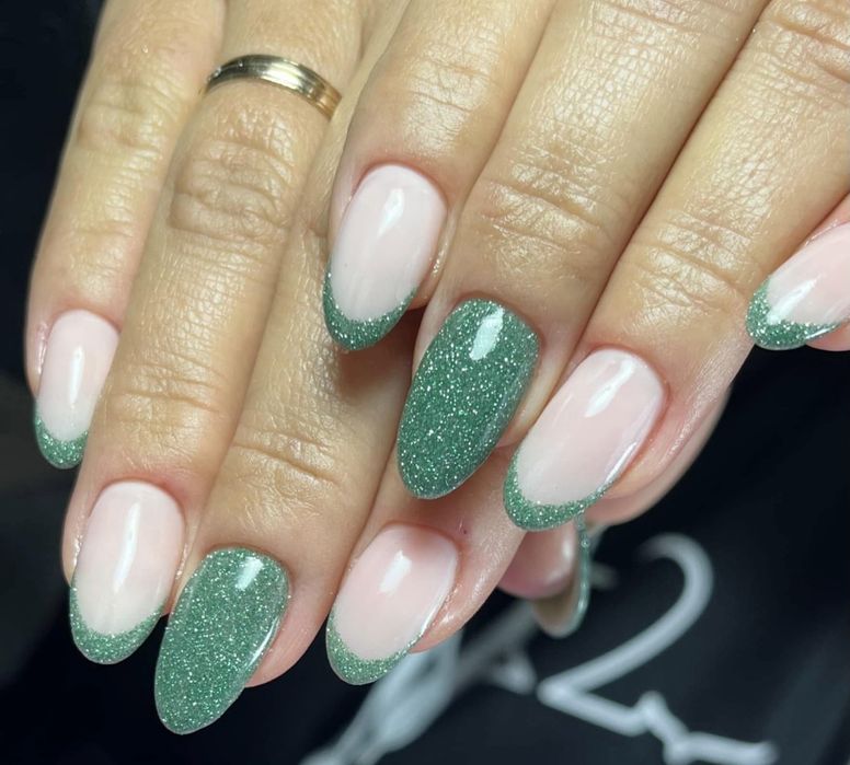 Manicure przedluzanie hybryda