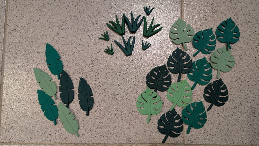 Artigos diversos para decoração de festa de aniversário safari