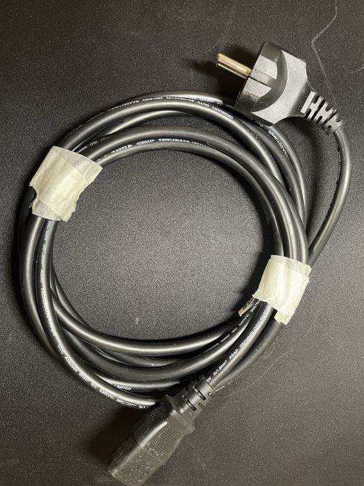 Сетевой кабель питания IEC C13 (компьютерный)