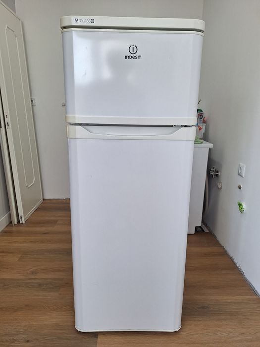 Vendo frigorifico combinado Indesit