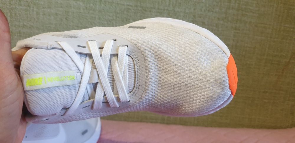 Кросівки Nike Revolutio 5