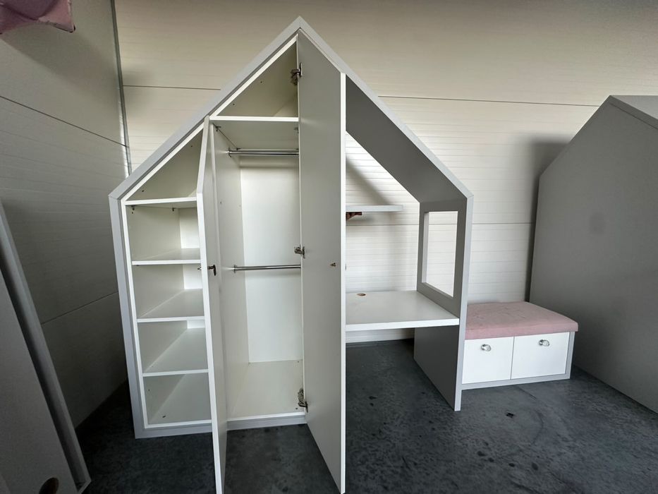 Meble dziecięce od stolarza – łóżko 200x90 + domek, szafa, biurko