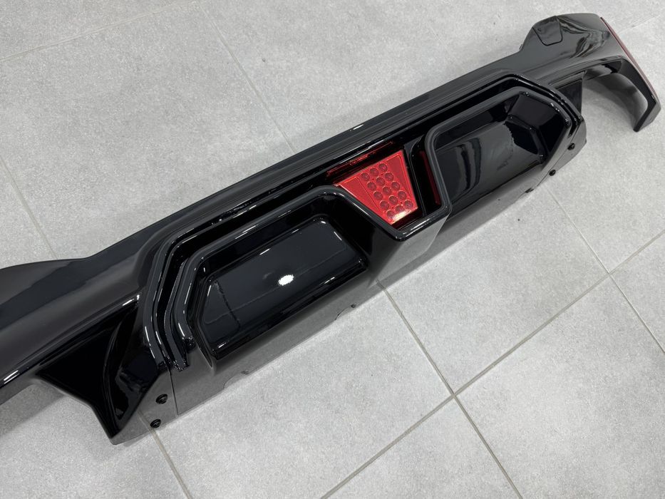 Дифузор G30 Competition BMW 5 накладка заднього бампера зі стопом