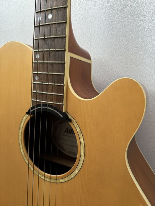 Guitarra electro-acústica Ashton