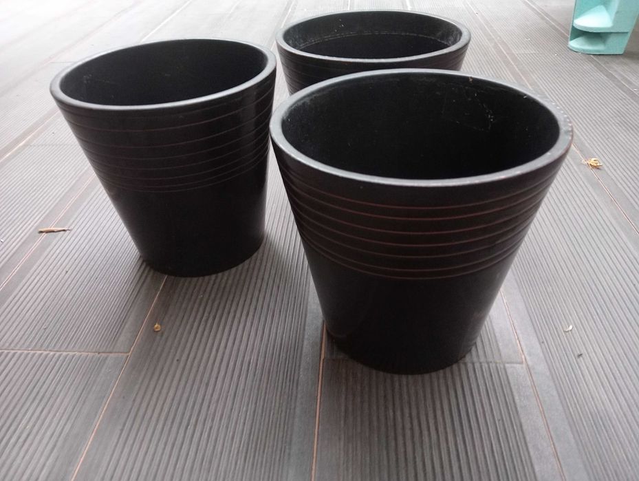 Conjunto de três vasos
