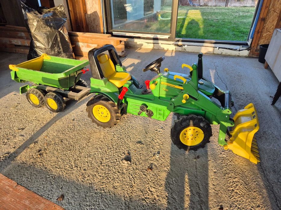 Traktor John Deer rolly toys na pedaly