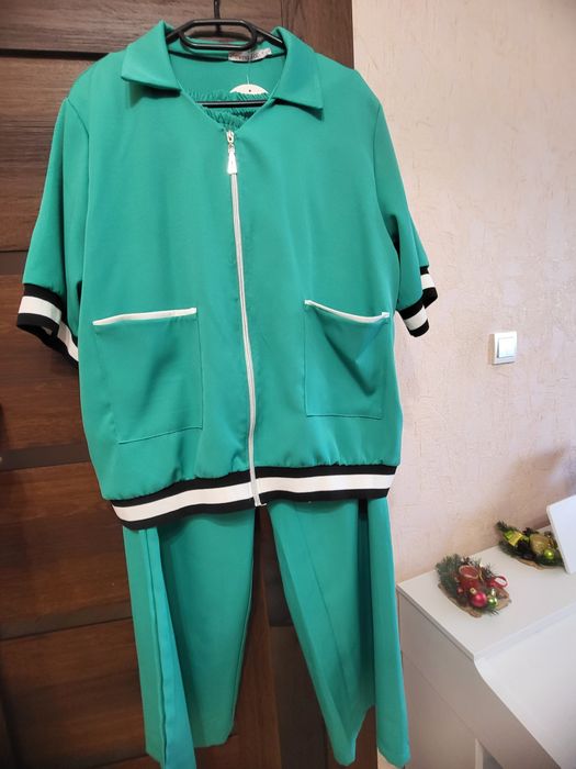 Костюм жіночий літній