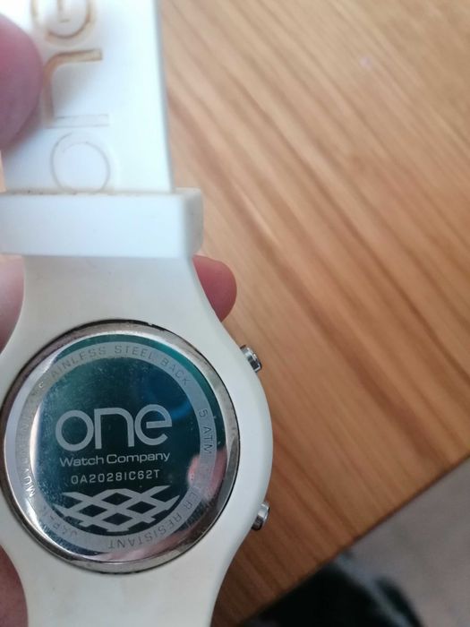 Relógio One com 7 braceletes