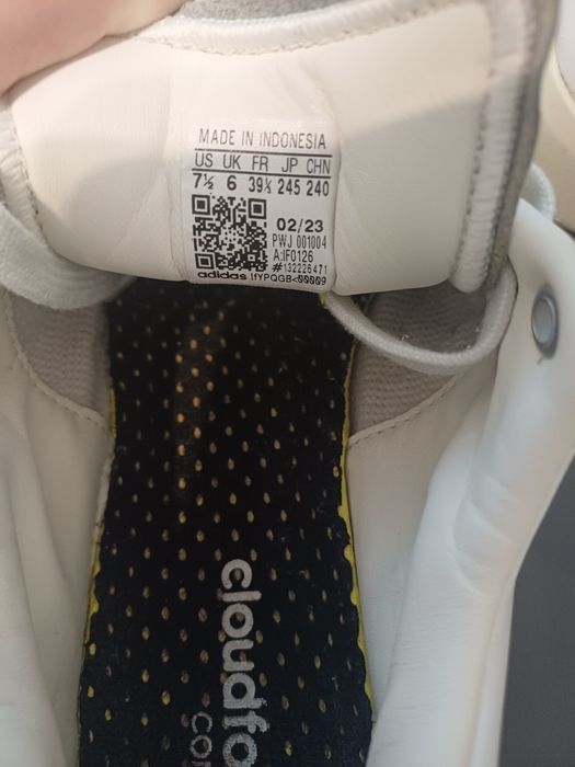 Кросівки Adidas жіночі шкіряні