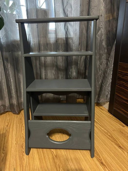 Стілець-стремʼянка