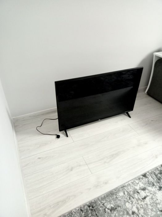 Телевізор      LG