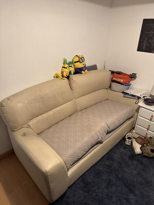 Sofá Creme para duas pessoas