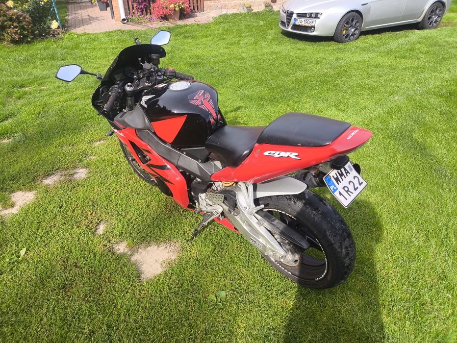 Honda CBR 954 (r1,929,mt07,zx6)