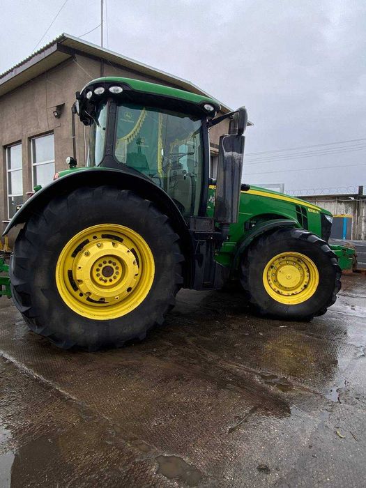 Трактор JOHN DEERE 8335R