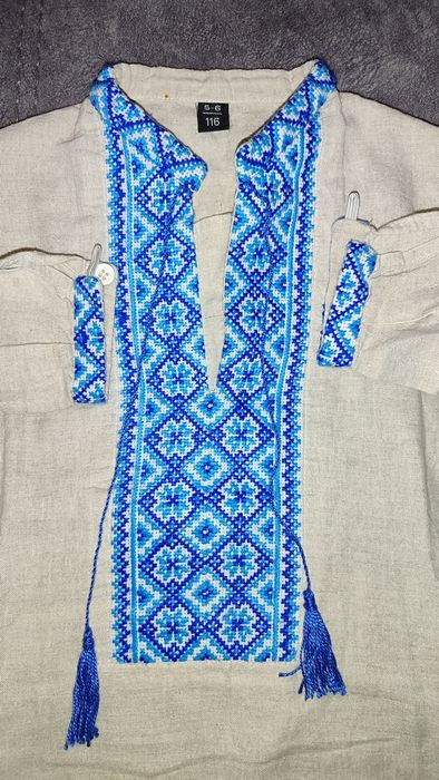 Вишиванка дитяча льняна. На зріст 110 максимум