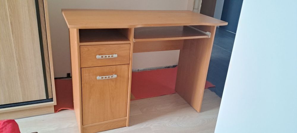 Małe biurko bdb stan