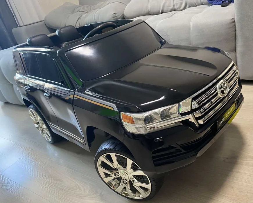 Детский электромобиль Toyota Land Cruiser 200