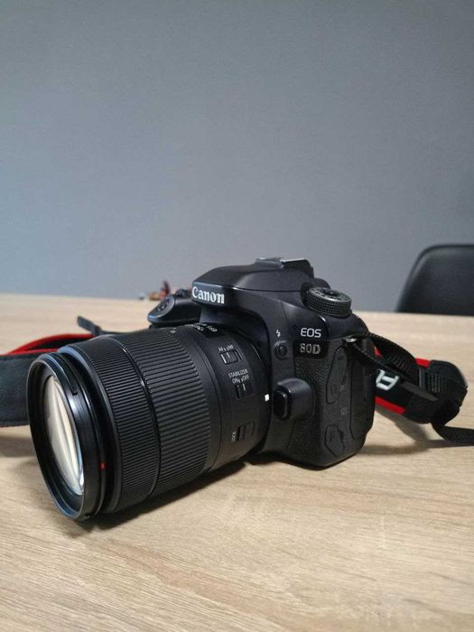 Продаю свій Canon 80D - стан нового + рюкзак в подарунок.