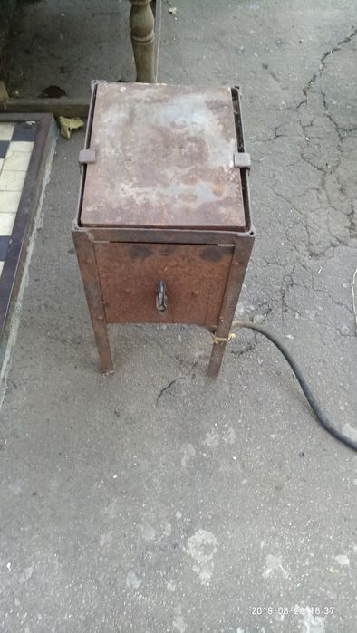 Строительная электроплита для обогрева помещений и подогрева пищи