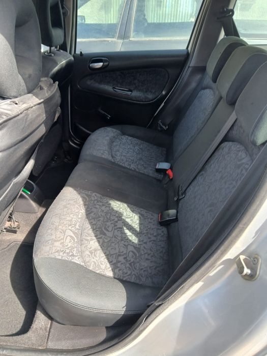 Vendo Peugeot ano 2004 muito boa